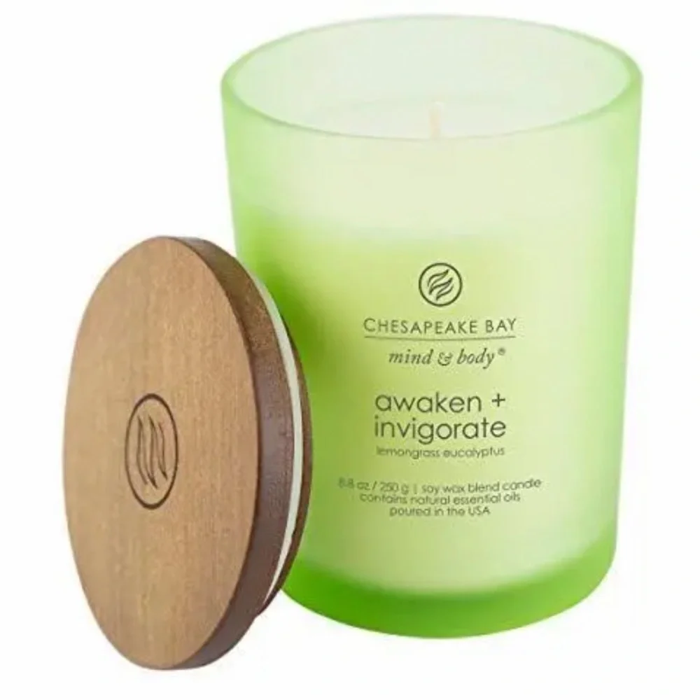 Cheasapeake bay awaken+ invigorate lemongrass eucalyptus soy candle 8.8 oz
